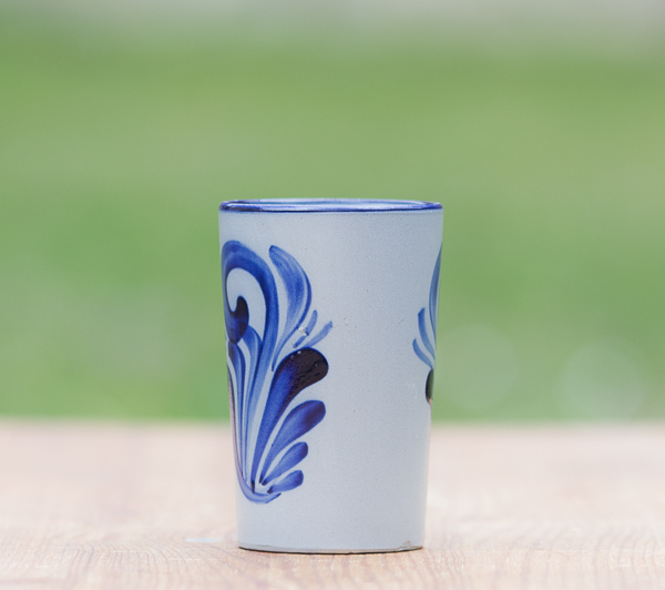 Steinzeugbecher-Gross-seitlich