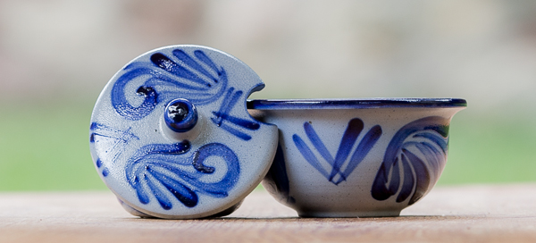 Zuckerdose mit Deckel