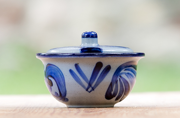 Zuckerdose mit Deckel